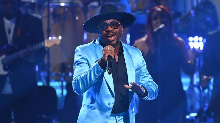 Anthony Hamilton on stage